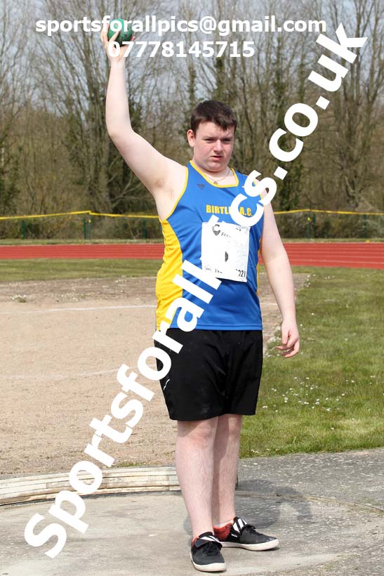 Shot putt, 2021 NECAA Open Graded Meeting, Morpeth. Photo: David T. Hewitson/Sports for All Pics